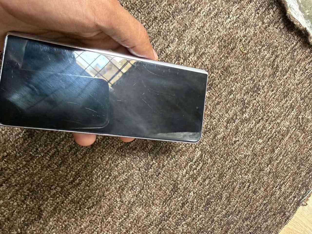 Rom 256gb
Ram 12gb
Zoom 30X
2 sim + esim
Battrey 4400ma

شاشە گەورەکەی ئەو پەڵەی تیایە و زیا ناک و شاشە بچوکەکەی کەمێ شوختی هەیە نرخی 490 هەزار یان گۆڕینەوە السليمانية, العراق


**إذا كنت صاحب هذا الإعلان وتريد حذفه لأي سبب، رجاءا أرسل رسالة إلى الدعم الفني**