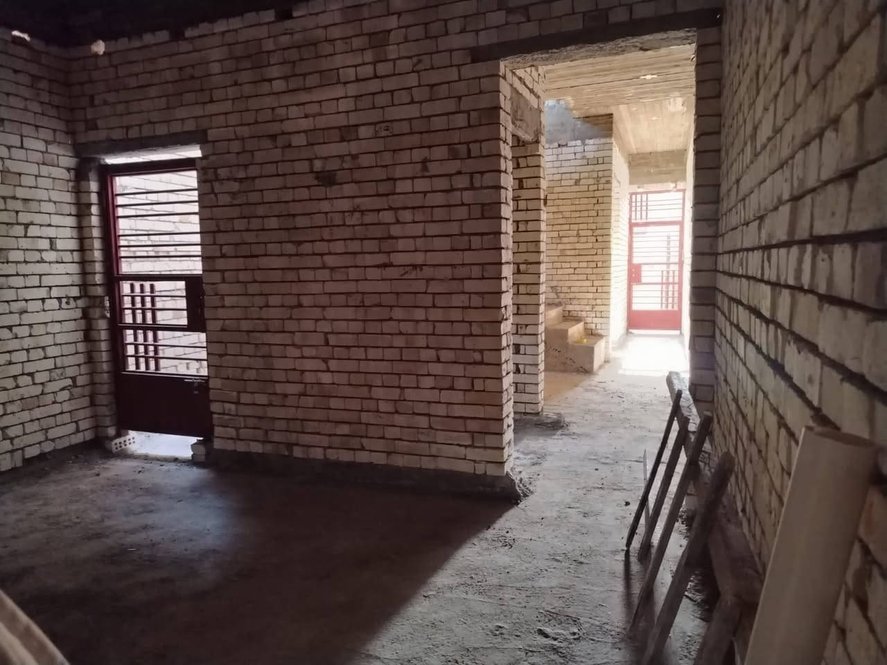 البوعيثه مجمع النسور الثالث
٨١ متر واجهة ٥ نزال ١٦
البيت مدخلين
٣ غرف نوم كبار
٣ حمامات ٢ داخليات وواحد خارجي
بوب وشبابيك كاملات كل البيت
ارتفاع الرفت ٤٠ سم
البيت رباط داير
فقط البيتونة ممصبوبة
خامس فرع عن الشارع العام
المجمع مي اسالة مو من الشط
مجمع النسور الثالث مقابيل العدل تابع لشركة القلعة

السعر ٨٥ وبي مجال

***********
