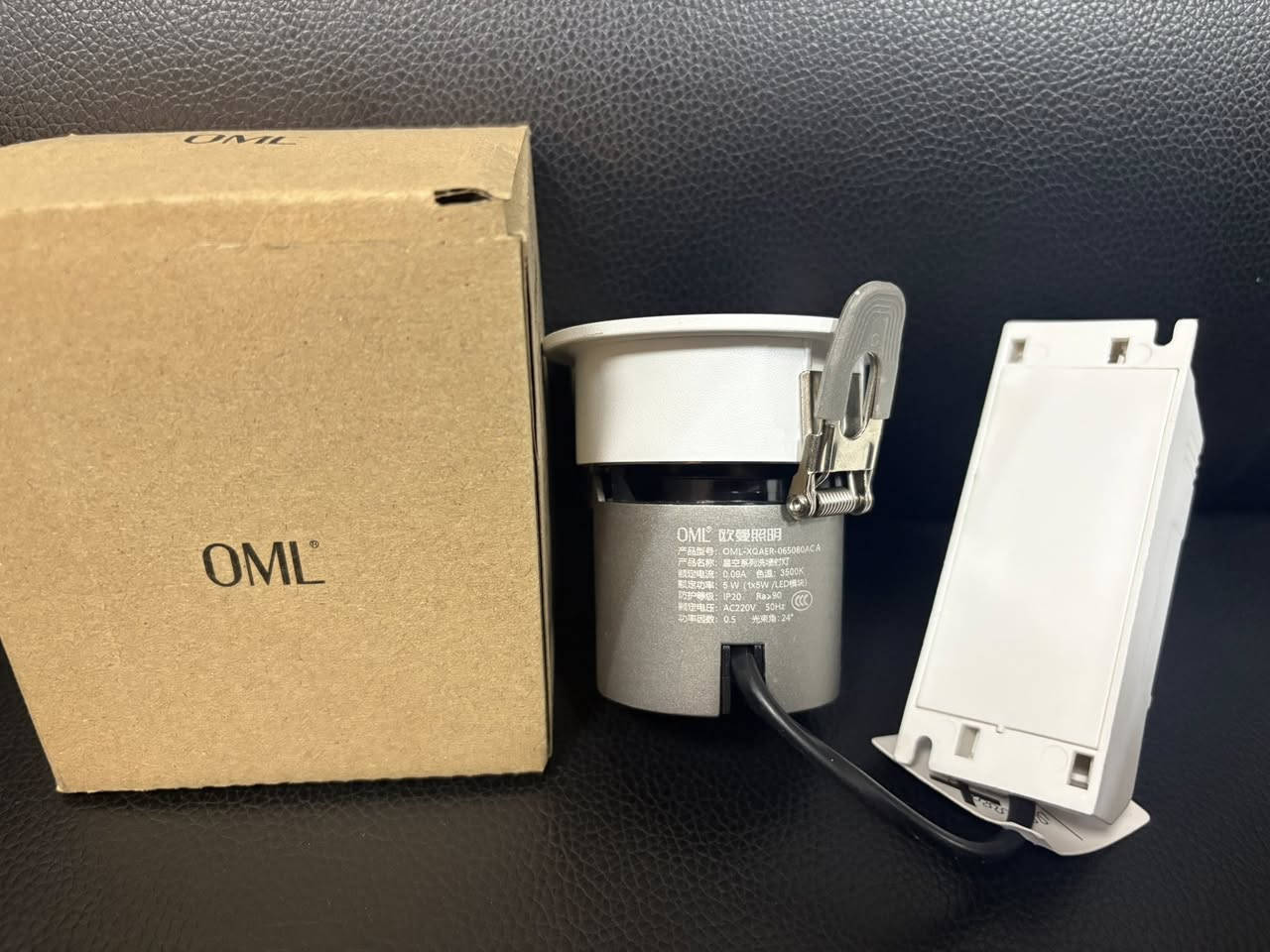 Brand OML spotlight 55 holes, 3000k 4000k large quantity in stock, sold at a discount.


**إذا كنت صاحب هذا الإعلان وتريد حذفه لأي سبب، رجاءا أرسل رسالة إلى الدعم الفني**