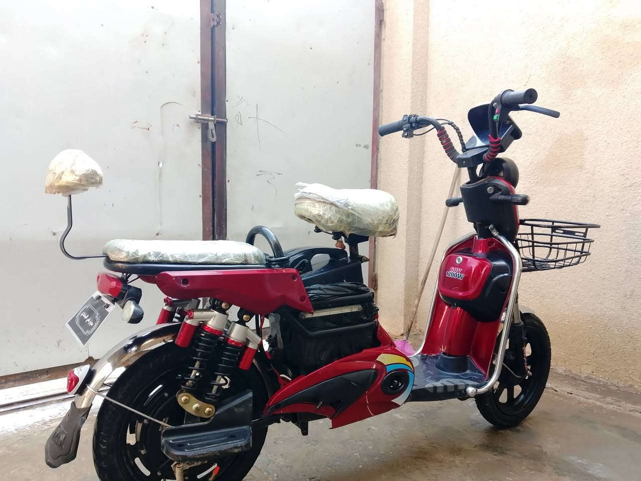 سلام عليكم دراجه شحن للبيع اخت جديده ستخدام قليل جدا. السعر. 300الف    عنواني بغداد ابو غريب اللاستفسار ***********
