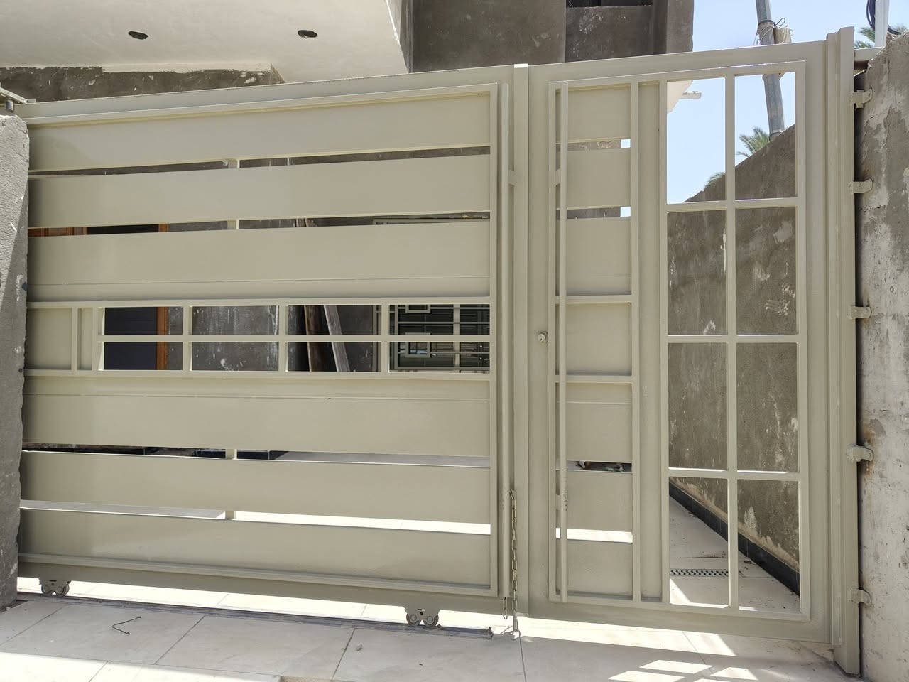 #منتجات_همبل
#توباز_زيتي
    Topaz Enamel
دهان زيتي  عالي الجودة يستخدم للاسطح  المصنوعة من الخشب والمعادن والاسمنت.
خالي من المعادن الثقيلة الضارة ، عديم الاصفرار 
يعطي لمسة نهائية فاخرة ولامعة مع خصائص عالية للاحتفاظ بالالوان .
🛑 الوكيل الحصري لشركة اصباغ همبل الدنماركية في ميسان -گراج الكحلاء القديم -قرب صحة 
☎️***********
☎️***********
 
#اختر_فقط_الافضل
#اختر_فقط_همبل💙
ستجد 100 عام من  الجودة و الكفاءة تضعها همبل بين يديك
