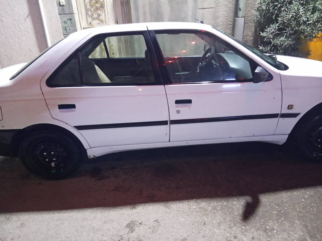 سلام عليكم بيجو روى 8 كلش حلوه ونضيفه 
السعر 30وبيه مجال بسمي بغداد البلديات 
***********
