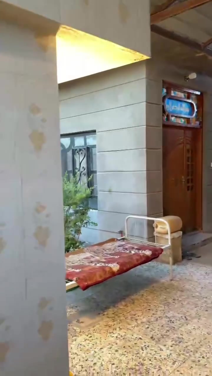 السلام عليكم
دار طابقين
زراعي سند 25
المساحه 250م
العنوان 🌏/ حله ورديه خارج شارع البخليل يبعد عن الشارع العام 100م والتبليط الفرعي اباب الدار
محتويات الدار⛺️/ 4 غرف نوم واستقبال ومطبخ وهول ومجمع صحيات عدد2 وحديقه وكراج سياره 
بناء حديث وبسعر مناسب 🇮🇶

الـــاــاـ ســتــفــســار اكـــثــــر زيـــارة مكـــــتب القـــــــلعـــة 
المـــكـــان حـــلـه ورديـــــه خــــارج قـــبــل مــجــمــع
الــوُرديــــه الطــبـــي…
مكـــــتب القـــــــلعـــة 
مـــريـــح و مــــضمــون ——
 ***********  ريـــاض الــبــكـري
‏‭0781 448 2411‬  قـــاســـم الــبــكــري
