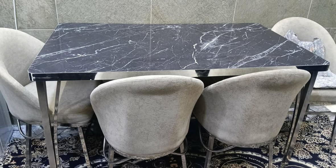 السلام عليكم عدي غراض للبيع استعمال قليل واكو اشياء ممستعمله اصلا للتواصل ع هذا الرقم ***********١
