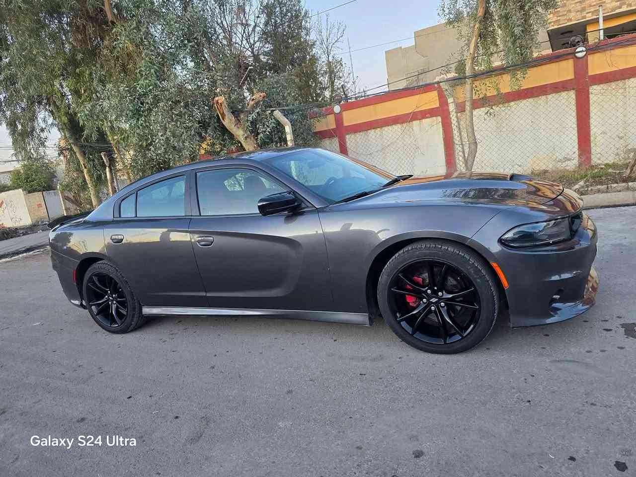 جارجر مديل ٢١ sxt مدث srt  فول بلا فتحه
ما مشتغله خط جديده وجاهزه بيها كم قطعه صبغ ابيع حزام بدون دواخل وبدون شواصي فول وخير من الله 
***********
