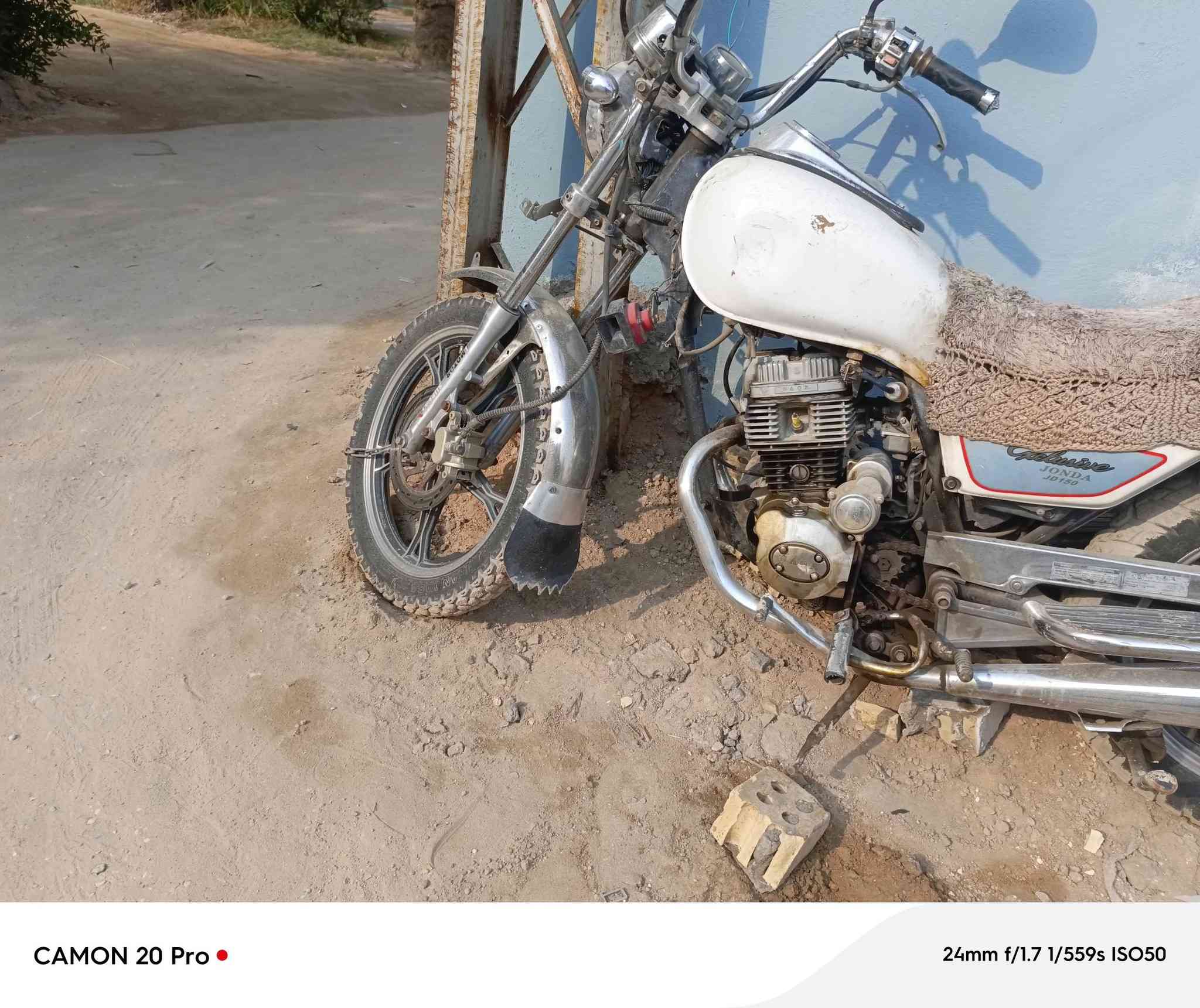 دراجة للبيع السعر 200وبي مجال الاستفسار رقم الهاتف ***********
