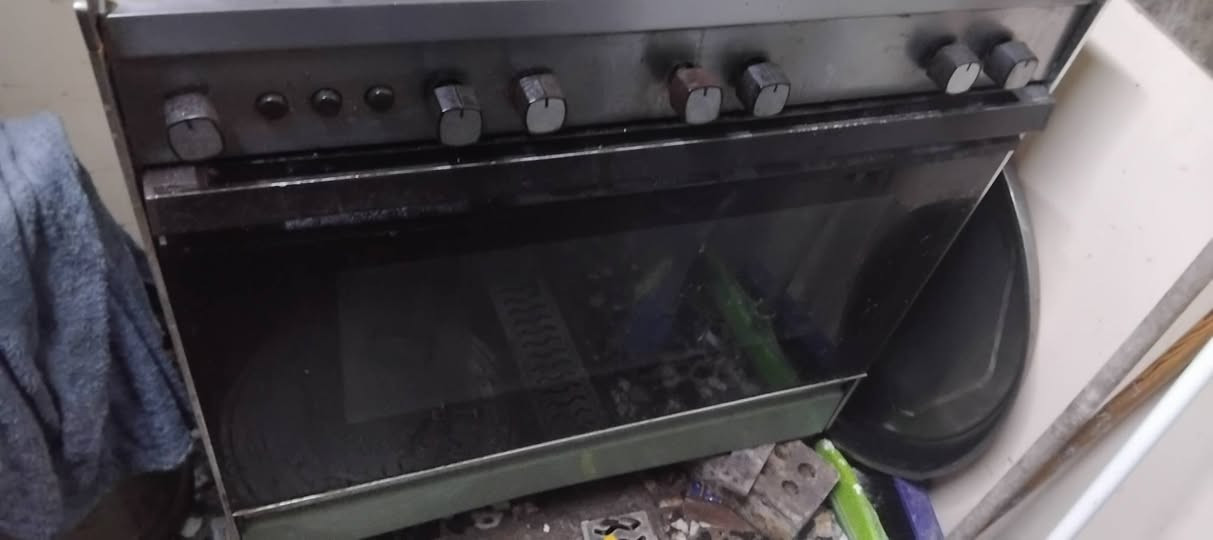 طباخ للبيع حي القاهرة سعر ١٢٥عشتار***********
