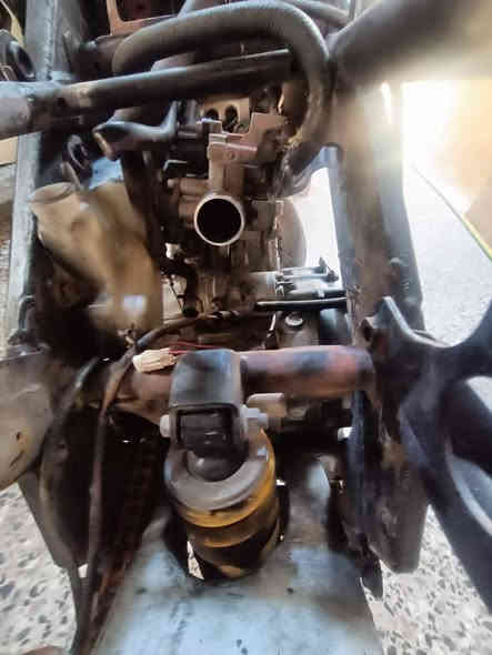 ابيع كوم حديد
دراجة بطح ياماها r15 محرك 250cc  محرك مابي شي جانت تشتغل ومخليهة مال لعب بس كطعت نارية وتركتهة وكمهة يخبل كير مابي شي نواقصهة

١- تانكي + كفرات وترتيب الكهربائيات لين حاول اسوي النارية وما دبرتهة ابيعهة كوم حديد ركز علا كلمة كوم حديد قفلهة 125 من الاخير الشراي يتصل *********** عنواني بغداد العبيدي بغداد
