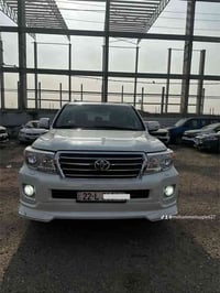 لاند گروز 2014 بريم  عداد المسافة 172 ألف كم  مكفولة من الحادث والصبغ ...