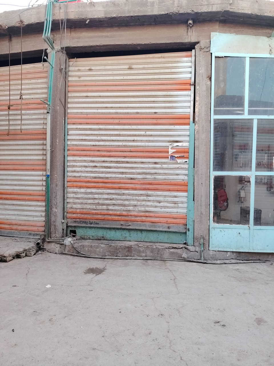 مرحبا محل للبيع 4في 2 طابو صرف شراي اتصل *********** سعره 29قفل
