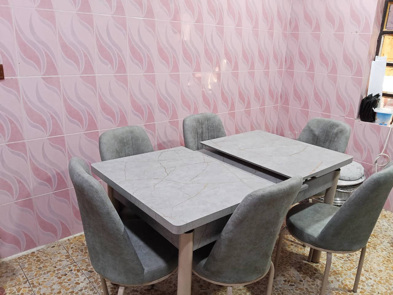 السلام عليكم
ميز طعم جديد مستعمل قليل 
استفسار علا رقم ///***********
