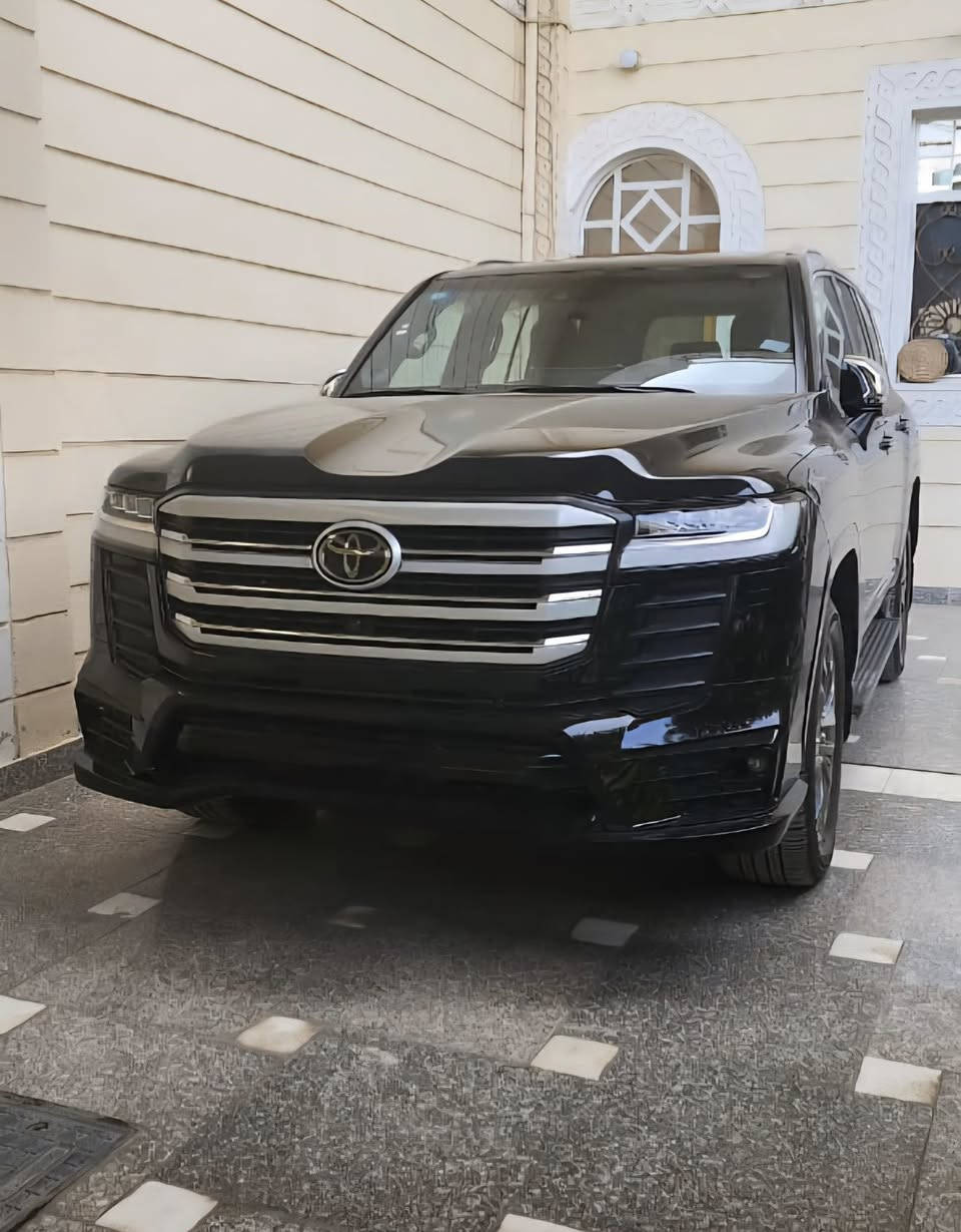 سبع شدات وبيها مجال
Vx limited
رادارات أمامي خلفي
حساسات أمامي وخلفي
اربع كامرات 360 درجة
تبريد وتدفئة مقاعد
شاشة ديجيتال
مرايا تعتيم ذاتي ضد الانوار العالية
وباقي مواصفات الvx المعروفة
السياره مغلفه ppf
***********
