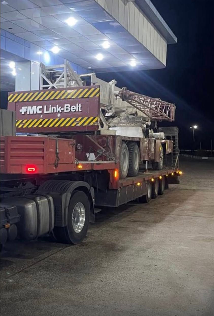 عربانة لولدر للبيع
طول 9م
عرض3م
جوبلس تاير19,5 
موقعها بغداد جرف النداف
للاستفسار الاتصال على 
***********
***********
