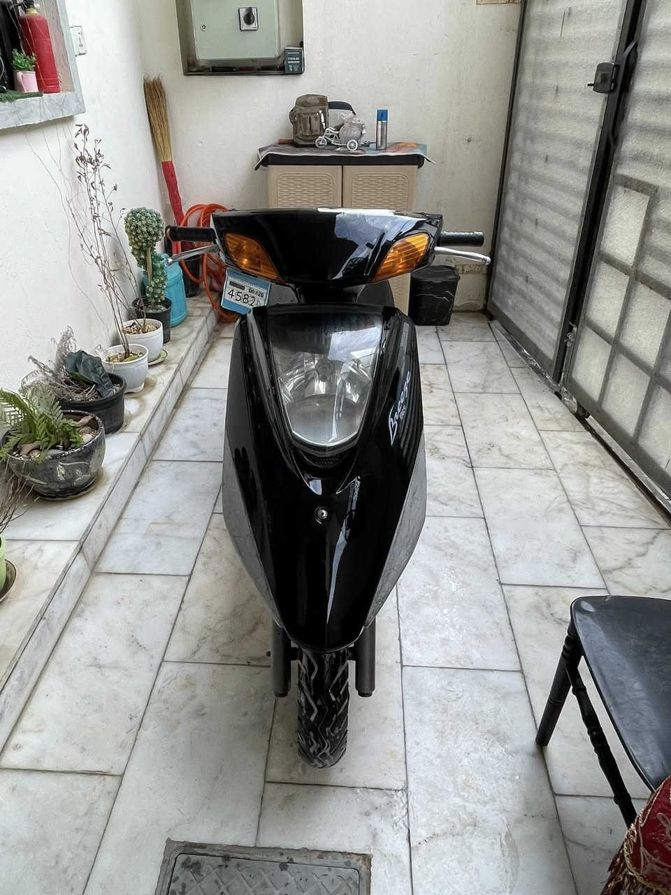 السلام عليكم للبيع بريز اخت الرمبه مكفوله من كلشي كهربايات كلها شغاله نص نكره سلف محرك مينسمع صوته الدراجه ناعمه  كلش شلعه ومعدل كلش حلوه دبلات شغاله عدادات كيلومتر كلا شغال الدراجه جديده بشكل جيب فيتر وياك وتعال افحص براحتك  السعر ( 800 ) وبيها مجال (*********** ) وبالعافيه عل ياخذها ( بغداد / الكريعات )
