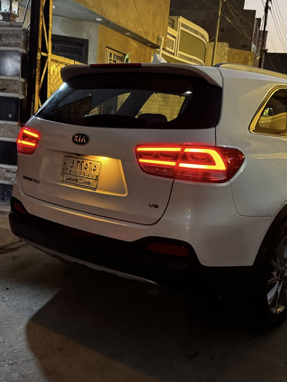 سورنتو 2016 فول خليجيه مواصفات الكويتيه كفاله عامه فقط الدعاميه أمبدله وشويه بلجاملغ عكس السايق من جوه على گد 4 اصابع غير شي مكفوله ستة سلندر سبعه راكب السياره مناقصها اي شي سعرها 225$ وبيها مجال 
*********** واتساب 
📍بغداد-حي الجهاد
