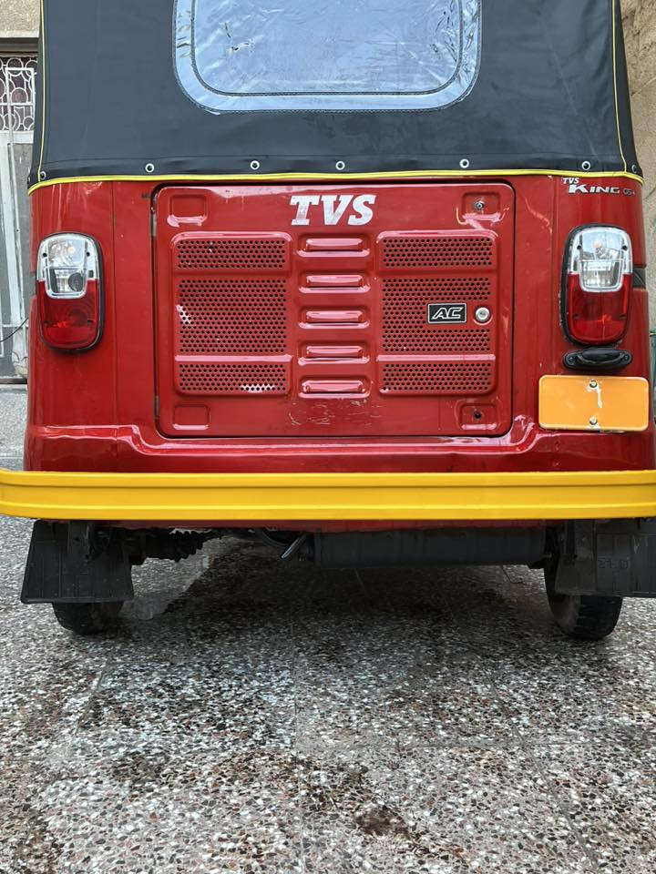 السلام عليكم تكتك tvsللبيع موديل ١٨شهر ال١٢
أوراق اصولي للترقيم تكتك نضيفة حيل بس دوس معمرة 
مكينة خير من الله  تخم تاير جديد دوشمة تكتك جاهزة 
السعر ٣٣٥٠ وبيها مجال العنوان بغداد البياع للاتصال 
***********
