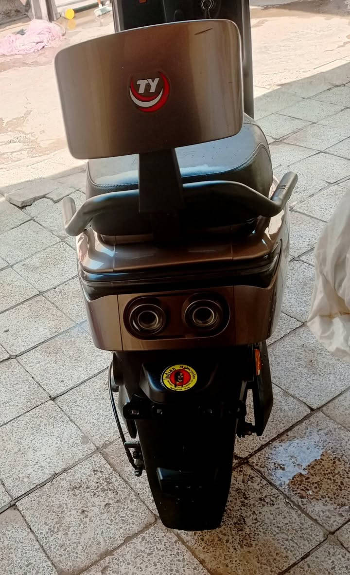 سلام عليكم دراجه شحن للبيع بطاريات جدد السعر 600 وبيها مجال مكاني بغداد الامين الرقم***********
