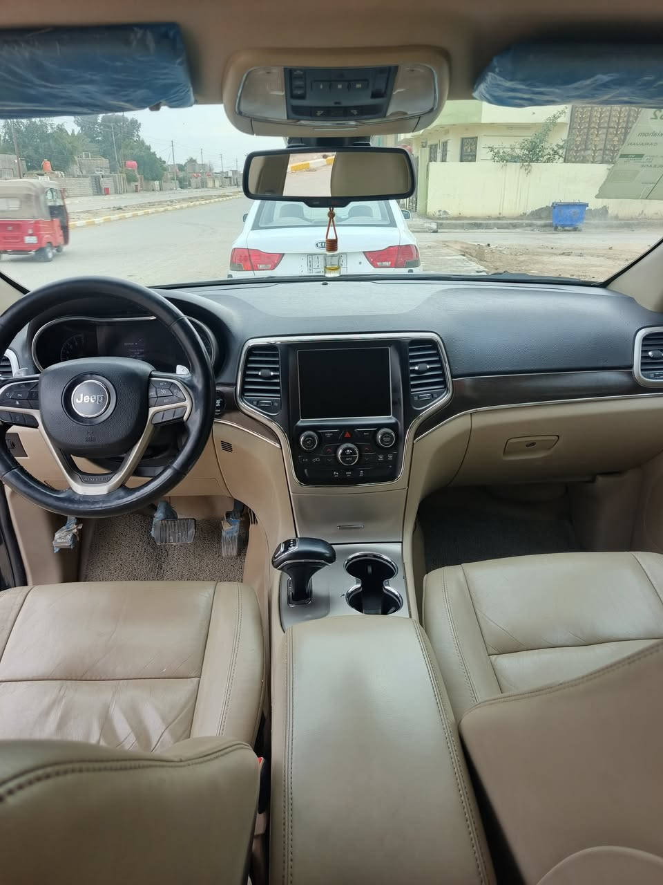 سلام عليكم
جيب موديل 2015
كلشي موضح بل صوره كلين بدون أي ضرر
مكان بابل الشوملي
ماشيه160 m رقم صاحب السياره مكلف بنشر 
اتصل ***********
