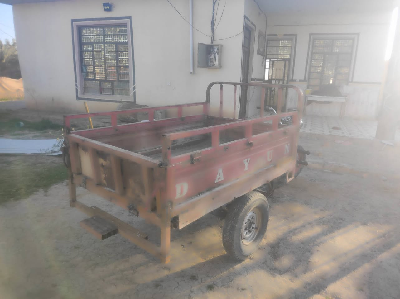 السلام عليكم للبيع ستوته ام تيار بدون اوراق 450وبيهه مجال مكاني ديالى ناحية سلام  ***********
