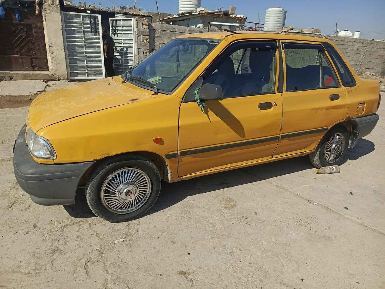 سلام عليكم سايبه مديل 2012سياره نضيفه رادله ترتيب براكيتر طاك مالته بس تشغل وتمشي واخير من الله سعره 15وبيه مجال مطلوبه 350فقط ***********مستعجل عل بيعته
