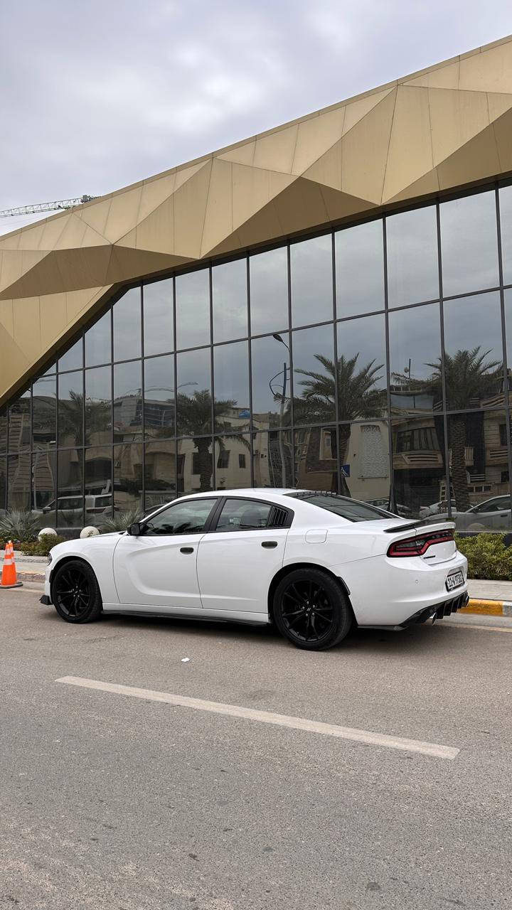 السلام عليكم من رخصة الادمن جارجر 2018 خليجية كفالة بيها بارد بسيط ماشية 84000 كيلومتو  بغداد تحويل مباشر فتحة كشنات جلد شفتات شاشه وسط حساس خلفي كشن السايق كهرباء ***********
