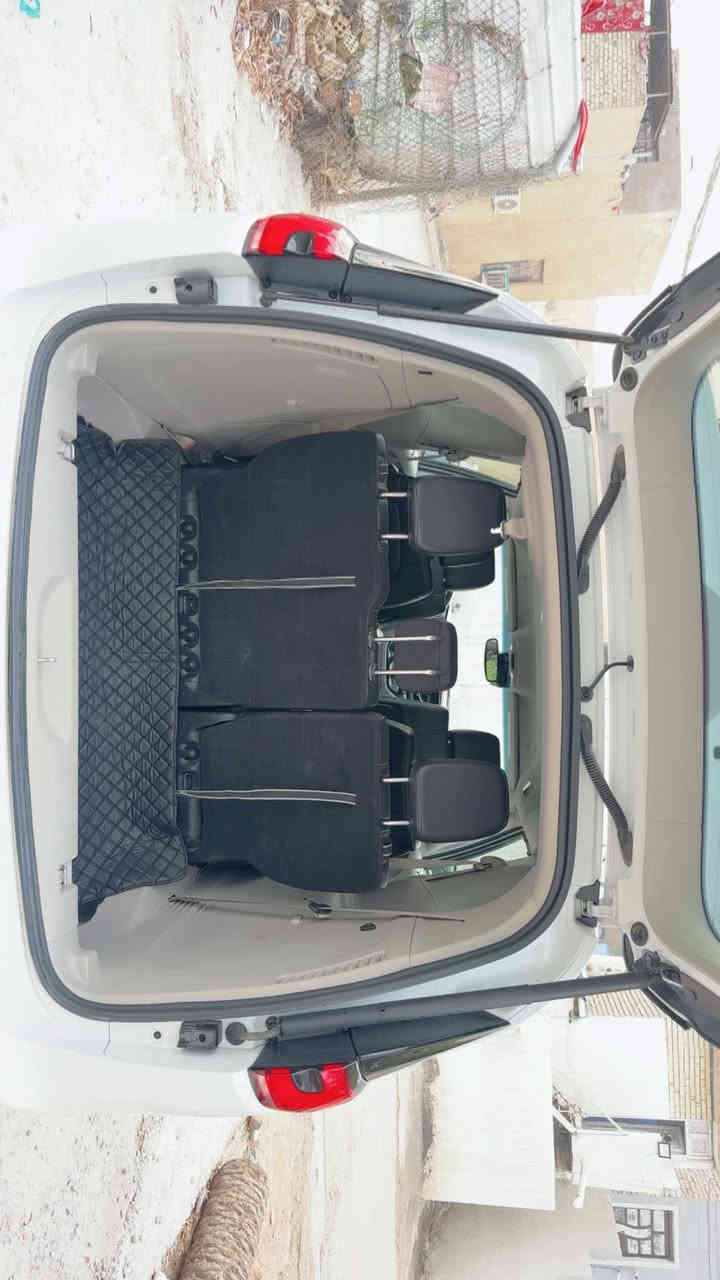 كرايسلر باسفيكا شكل جديد
موديل”2023

 لون  ابيض 🩶

تريد تحويل او وكاله اني حاضر 

مواصفات فول 

عدا سلايد

ابواب كهرباء

كشن جلد vip منفصل

كشن بلع

شاشة ديجتال 

  تدفئه + هيتر 

تبريد مركزي 

اوتو ستوب + اوتو هولد

لايت ئوتو 

گير ماوس

كشنات كهرباء

بصمه تشغيل وفتح الابواب 

تحكم استيرن  

لايتات ليزر  

 فقط بانزين 

مواصفات اكثر بعد

محرك 3600 

سيارة جديد جديد

حادث  موضح بلصورة 

السعر 257$

***********
