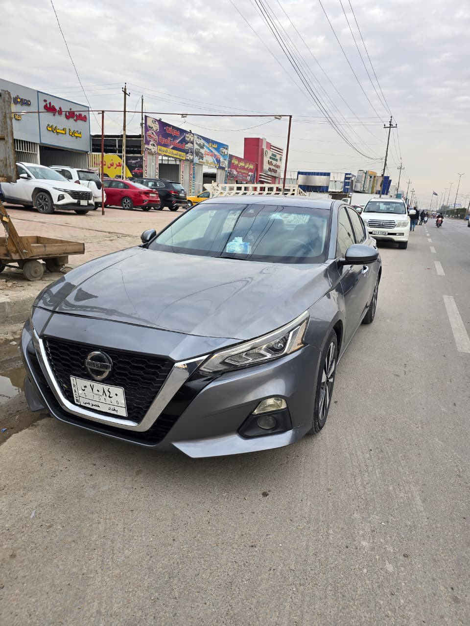 السلام عليكم نيسان التيما للبيع مديل 2020.  معوقين السيارة سنة باقي وتتحول السيارة فول مواصفات كشنات تدفئة هيتر ستيرن بصمة تشغيل عن بعد رادار امامي خلفي نقط عمياء اوتو هولد سايد بريك اكتروني كشنات كهربائي جلد اسود  شاشة الجبيرة البلاد ابل كار بلي السيارة اعلة فئة بنسختها لي هي SL  حادثها السيارة البنيد والجاملغ البنيد معدل مصبوغ والجاملغ مبدل مع رش باب السايق كلير  +توجد طخة بالهلال خلف قريب على الجاملغ هذا حادث السيارة 
سعر السيارة 128 بيها مجال بسيط جداٌ . للستفسار الاتصال على الرقم ***********

