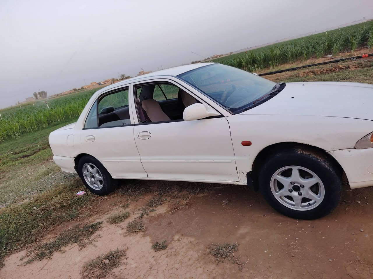 بروتون 2002 نواب ضباط محرك يصرف سياره نضيفه ومكفوله ابيع بس مكاتبه سعر 20.
***********
