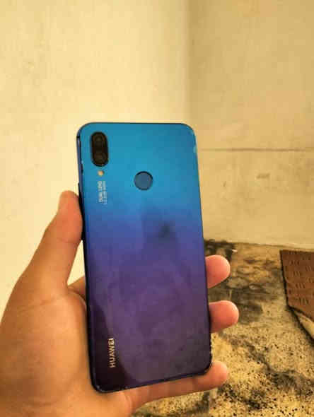 للبيع
هواويnova 3i
جهاز مبدل ضهر شوي بي فراغ
ذاكره 128 رام 4 
سعر 55 شراي راسلني خاص 
رقم *********** متوفر واتسال
