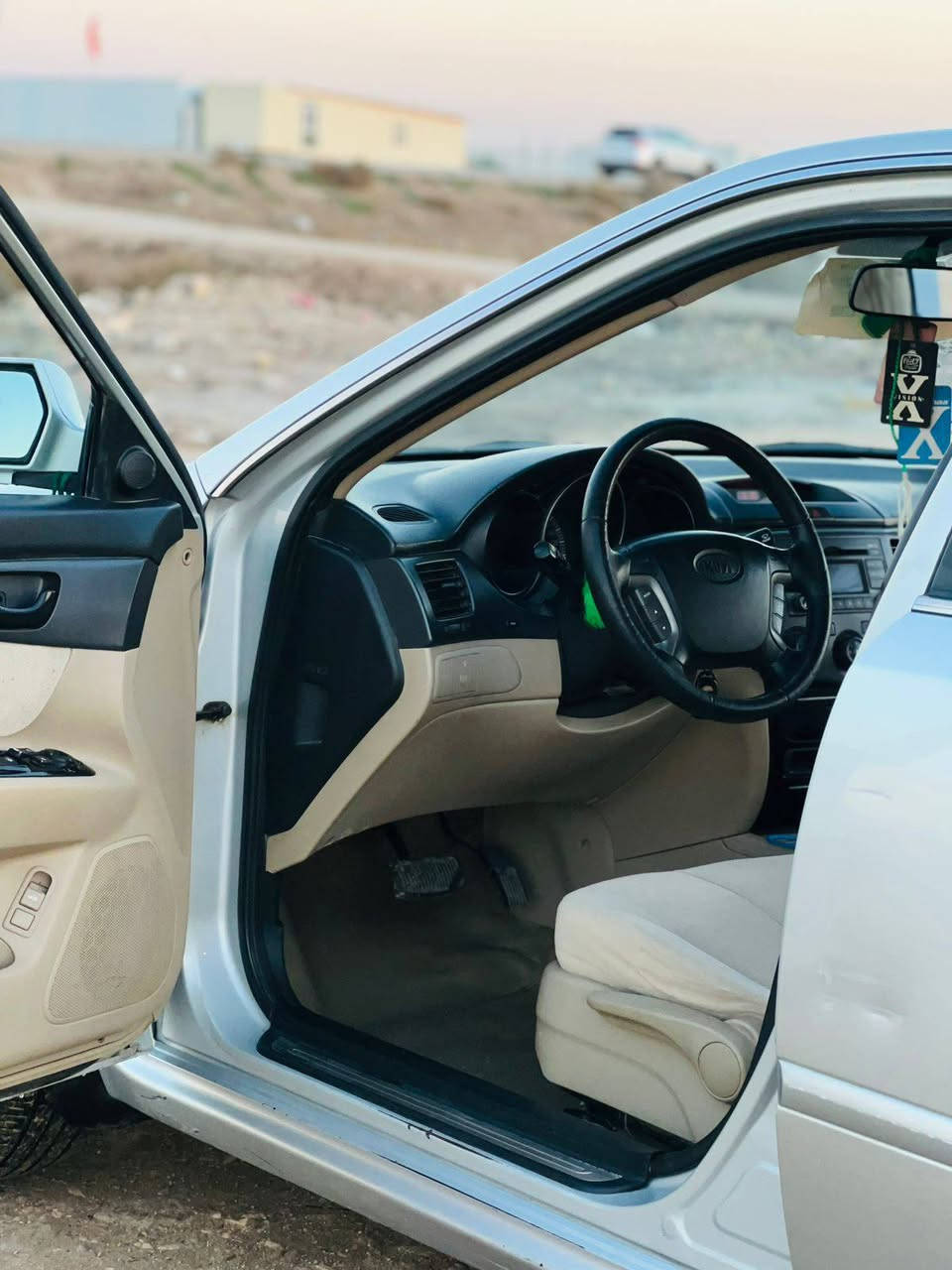 للبيع اوبتيما موديل 2009 خليجي
السعر 125وبيه مجال
 بيها تبديل بنيد فقط
حره رقم بصره الدولي تحويل
سنويه مجدده الغايه 2030 
فول مواصفات السياره
فتحه سلايت ويل كروم 
تحكم سترين جهتين حاجب لايت
محركه 2000 ما مفتوح بلاد 
السياره جديده وجاهزه كير
محرك تبريد تخم تاير حداديه
#مكاني_الناصريه
الاستفسار/ ***********
