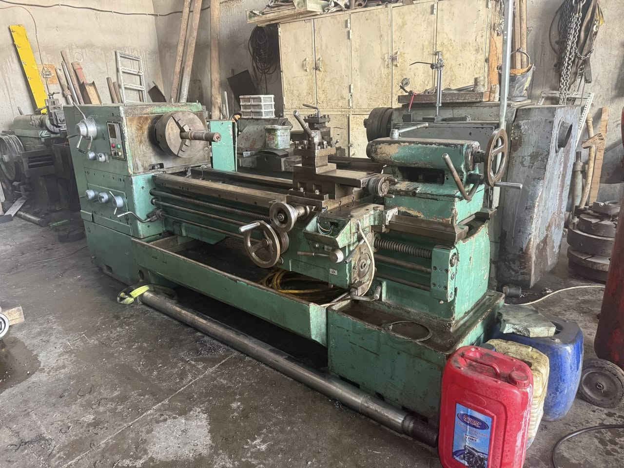 السلام عليكم
تورنه روماني
طول متر ونص تورنه حلوه وعاليه 
كلج ميكانيك
تفر على السلايت 60سم وبيه كصه 
عينه ثلاثيه 12انج فقط
السعر 5مليونو250الف 
المكان النجف حي الحرفيين 
للاستفسار 
***********
