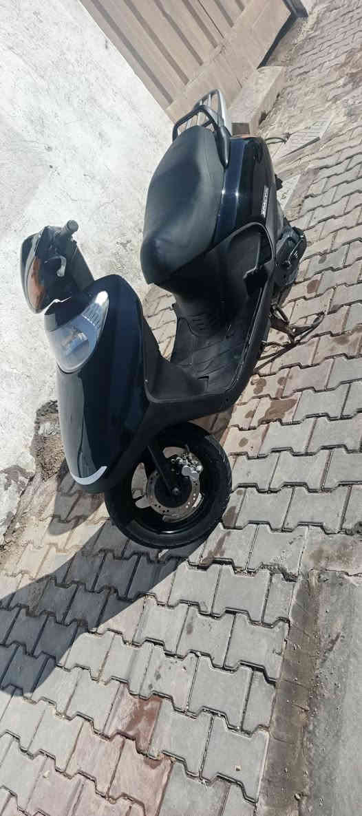 سلام عليكم سبيسي ياباني نضيفه سلف هندر مكينه ناعمه مفتوحه مره سلف هندر كله شغال سعرهة 550 وبيهة مجال بسيط مكاني كوت انوار الصدر شراي يتصل ***********
