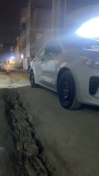 كيا ريو موديل 18   مكينه 1600 كير At ماناقصها اىي شي سعر 105  وبيها مج...