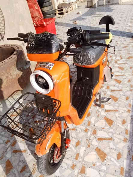 السلام عليكم دراجه شحن نضافه فول جديده سعر خاص رقم *********** الدراجه صاله شهر من اشتريته
