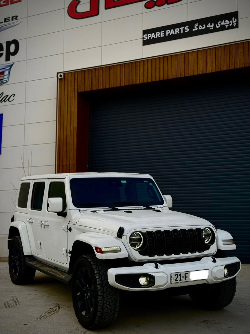 سلام عليكم 
‎للبيع فقط جيب رانگلر
JEEP WRANGLER OVERLAND
‎اوفرلاند فول فول مواصفات
‎موديل:2021
ماشي 41 الف فقط
‎المحرك: 6 سلندر 3.6 
ضرر دعامي فقط بدون صبغ بدون دواخل 
‎سياره بدون قطره صبوغ  
‎مكفول گير محرك 

‎سياره رقم سليماني♦️♦️
‎المواصفات :
‎▪️بسمه،  تشغيل عن بعد 
بسمه ابواب
‎▪️داخل جلد 
كشنات تدفه 
استيرن هيتر
صماعه ALPINE
‎▪️دفع رباعي 4*4
نيزام اوف رود
شاشه كبير كاميرا 4k 
حساسات خلفي
رادار امامي جانبي خلفي 
اميرجينسي بريك
‎▪️ شاشه كبيرة مع نضام ملاحة نفكيشن GPS 
‎▪️كاميرا خلفية مع امكانية التقريب (زوم) .
‎▪️نظام (Auto stop)
‎‏ABS,TC,Off-road page
‎▪️مرايا متحسسة للاضاءة العالية .
‎▪️ لايت مع بلوجكتر زنون .
‎▪️ بك لايت مع سكن لايت LED .
‎▪️ سقف 3 قطع قابلة للازالة .
‎▪️ ابواب قابلة للازالة .
‎▪️ نظام (Auto Start System) التشغيل والاطفاء الاوتوماتيكي للتوفير في صرف الوقود .
📍مكان سياره سليماني 
📞 ***********
