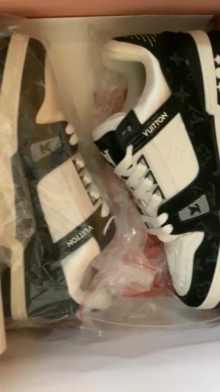 اربع احذيه  ماركات صنع ايطالي سعر القطعه ٤٠ الف شلع للاستفسار خاص


**إذا كنت صاحب هذا الإعلان وتريد حذفه لأي سبب، رجاءا أرسل رسالة إلى الدعم الفني**