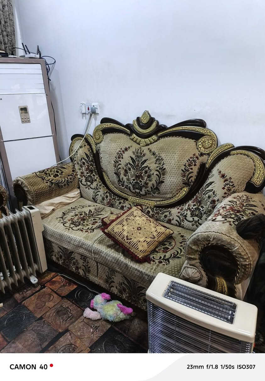 للبيع تخم عشر مقاعد نظيف السعر 300 الف تفاصيل اكثر *********** مكاني بابل المركز
