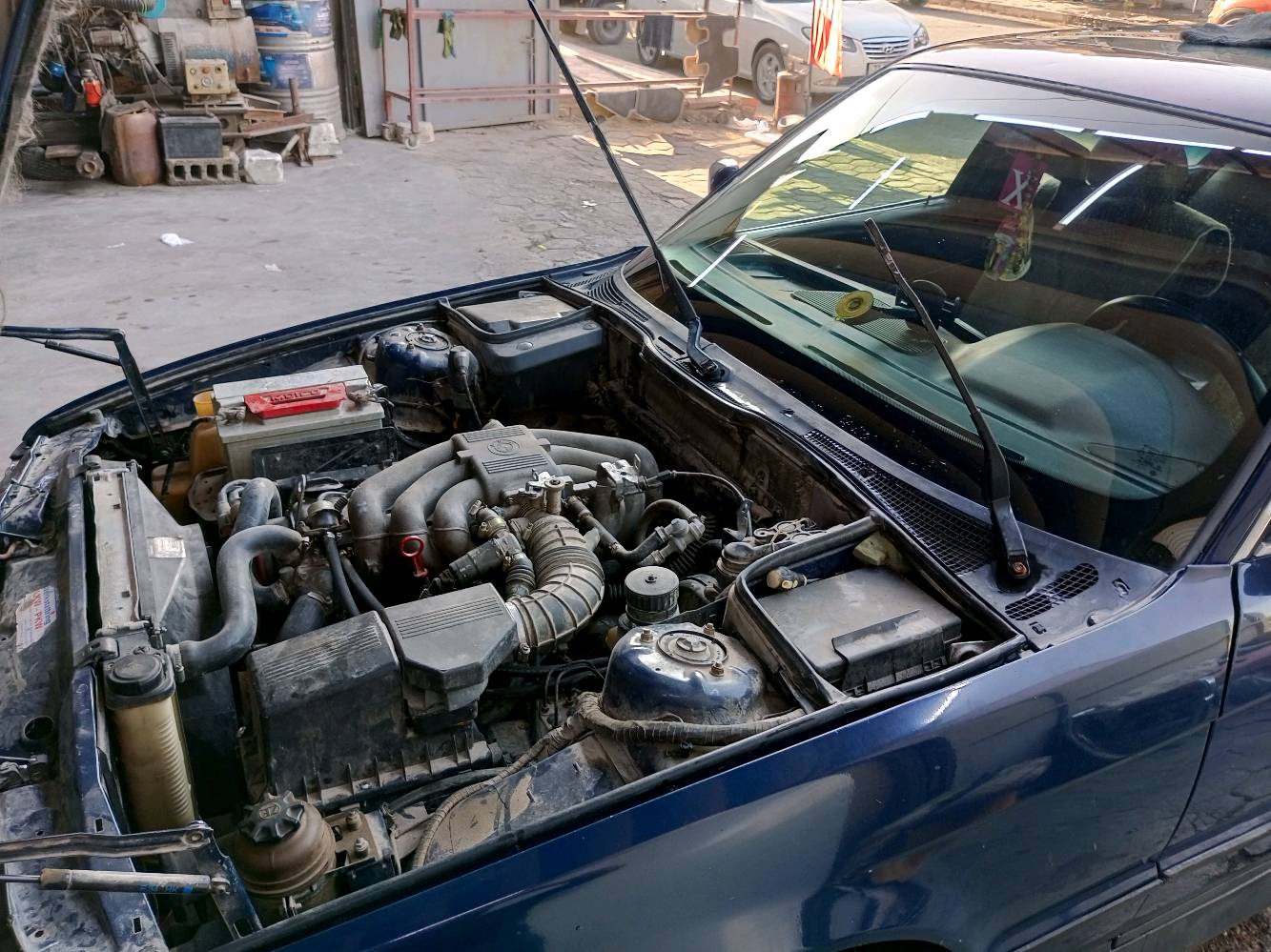 للبيع بي ام دبليو جديده رقم نينوى نكليزي بسمي سياره ستوني شادلها مكينه مفتوح اريد مراوس أو بيع حسب القناعه 