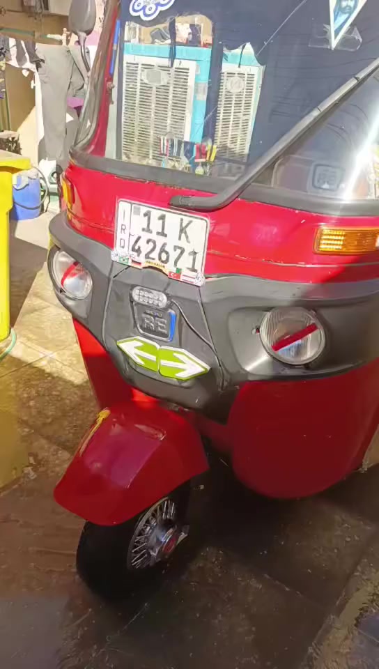 سلام عليكم شباب تك توك موديل 2018@رقم وسنوية نكلايزي رايدهه 5ملاين كماشوف بل صوره بيهه مجال هاذ رقم موبايل*********** متواجد منطقة الحسينية راجديه
