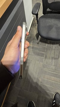 آيفون ١٦ برو ماكس • ٢٥٦ • الصالحيه