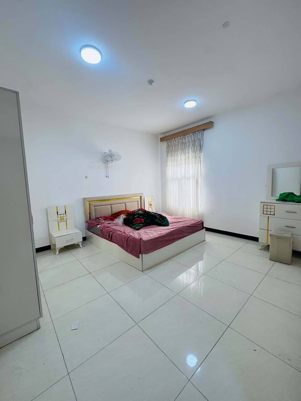 🏡 يعلن مكتب الظاهر للعقارات عن دار للبيع
📍 الموقع: مجمع لميرات – المرحلة الثانية
📐 المساحة: 250 متر
🏗 المرحلة: الأولى – B
🏠 الدار: طابقين – بناء جديد، كلش حلو ومرتب
✨ المواصفات:
4 غرف نوم
3 حمّامات
صالة استقبال مطبخ
 
حديقة جانبية (ركن)
💰 السعر: 250 مليون
🔻 بي مجال
📞 للاستفسار:

***********
