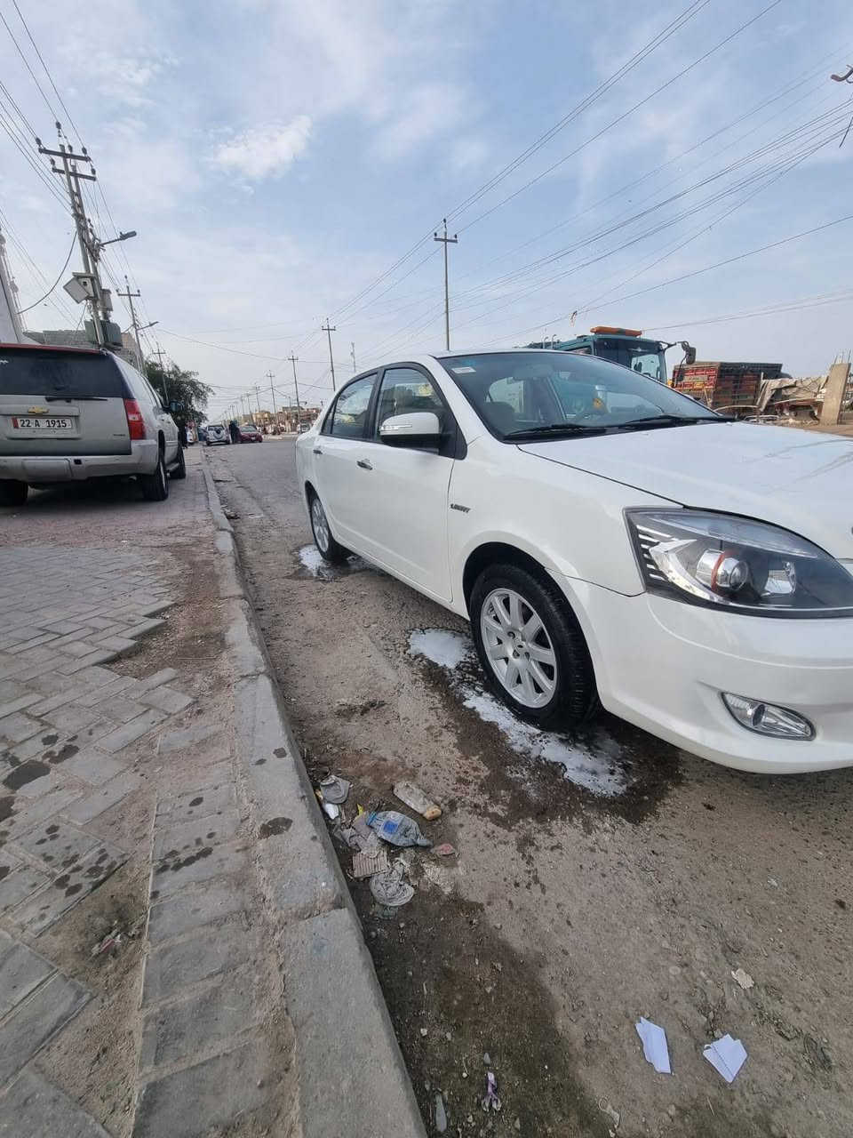 السلام عليكم جيلي موبل2012. بسمي السياره مكفوله من الضربه .السياره مصبوغه عام للجماليه. السنويه جديده مكينه وكير خير من الله ..الكهربائيات والتبريد كله جاهز السياره ما ناقصهه ولا برغي  السعر 55 
مكان السياره البصره الاصدقاء للاستفسار***********
انتباه انتباه انه مكلف بالنشر رجاءآ عندك استفسار  اتصل بالرقم
