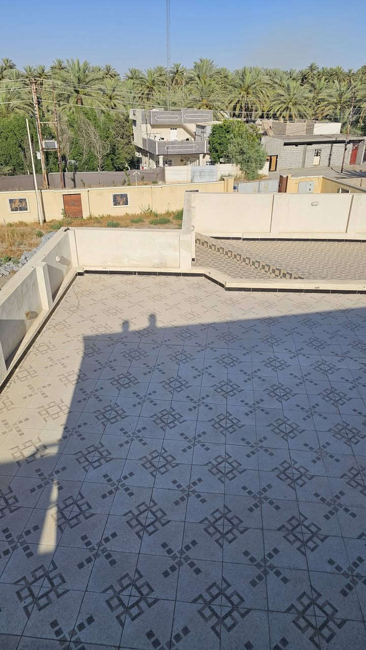 السلام عليكم 🏝للبيع دونمين ملك صرف زراعي من مجموع عشر دوانم  توجد خارطه تثبيت حدود في بغدادالراشديه  الواجهه 34م والنزال 147م في منتصف الدونمين فله تحتوي على 8غرف نوم سويت مطبخ كبير صغير مخزن ملجأ غرفه تحت الارض باربكيو  ثلاث صالات مصمم باجمل الخرائط محاطه بادق التفاصيل موقع مميز يمتاز باطلاله شاسعه على نهر دجله بالاضافه الى جمالية نهر دجله في هذه المنطقه للاستفسار الاتصال على الارقام الاتيه الليث الحياني للعقار ***********.                                         ***********#الليث_الحياني
