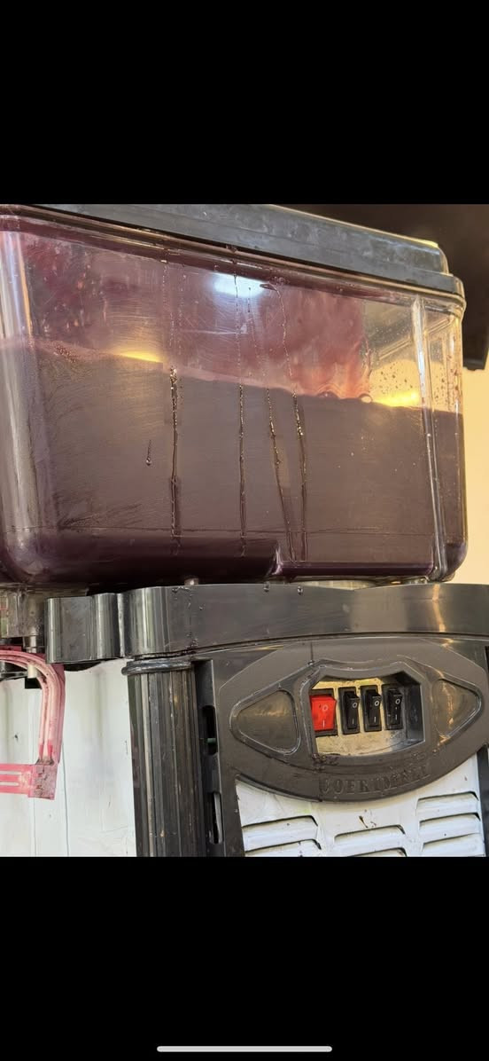 جهاز شربت ایطالیه
مستخدم کلش قلیل
کله عل بیلاد ماملعوب ولا برغي 
ماطرو بيلاد و شلال مال شربت 
سعره 525الف 
مكان كركوك 
***********
