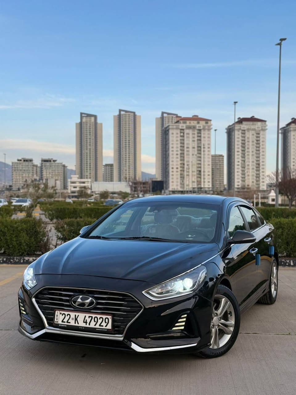 hyundai  sonata 2018

هۆندای سۆناتا مۆدێل  ٢٠١٨ 

فوول فول مواسەفات بەس سڵاید نییە 

مواسەفات : 
ناو سپی 
بەسمە 
درگا بەسمە 
برێک بەسمە 
ڕادار 
ڕاداری خەتی جادە 
ڕاداری ئاوێنە ناوچەی کوێر 
سوکان ڤۆلیۆم 
تەحدید سورعە 
شاشە گەورە 
ئەپڵ کار پلەی 
کامێرا 
حاسە 
کوشن کارەبا 
کوشن هیتەر 
ئۆتۆ هۆڵد 
٣ مۆدی لێ خوڕین ( ئیکۆ - نۆرماڵ - سپۆرت ) 
لایت لید و زینۆن و ئۆتۆ 

زۆر مواسەفاتی تر 

سەنەوی و ڕەقەی تازەیە تا ٢٠٣١ 
بە ناوی خۆمانەوەیە تەحویل و وەکالەت بە شەرت 
سەیارەکە زۆر تازەیە تەنها ١١٥ هەزار ڕۆشتووە 
مەکینەی نەکراوەتەوە بە شەرت 
مەکینە ٢.٤ دوش GDI مەرغوب 
بەس بۆنیدی بۆیاخە بێ ناوگرتن بە شەرت 
شانسی و بەتانە و سەرە دەبڵ بە شەرت 

نرخ : 135$ و معامەلەیەکی برایانە 

📞 0772 531 4474 
==============================

hyundai  sonata  2018  

هونداي سوناتا   
موديل ٢٠١٨
ماشي ١١٥
سنوي رقم هزة جديدة  ٢٠٣١
سيارة بي اسمي  بشرت تحويل وكالة نفس اليوم
سيارة بس بونت صبغ بدون دواخل 
محرك ٢٤
گير محرك بشرت  مامفتوح

فول مواصفات ما عدا فتحة
بةسمة 
رادار امامي
مرايات رادار 
خت شارع
كشن كهربا
كشن تدفية
تحكمات ستيرن
شاشة 
كاميرا
كار پلي
اوتو هولد 
سايد بريك بسمة
لايد ليد + زينون
بعد هواية مواصفات

مكان سيارة داخل سليمانية

📞 0772 531 4474 السليمانية, العراق
