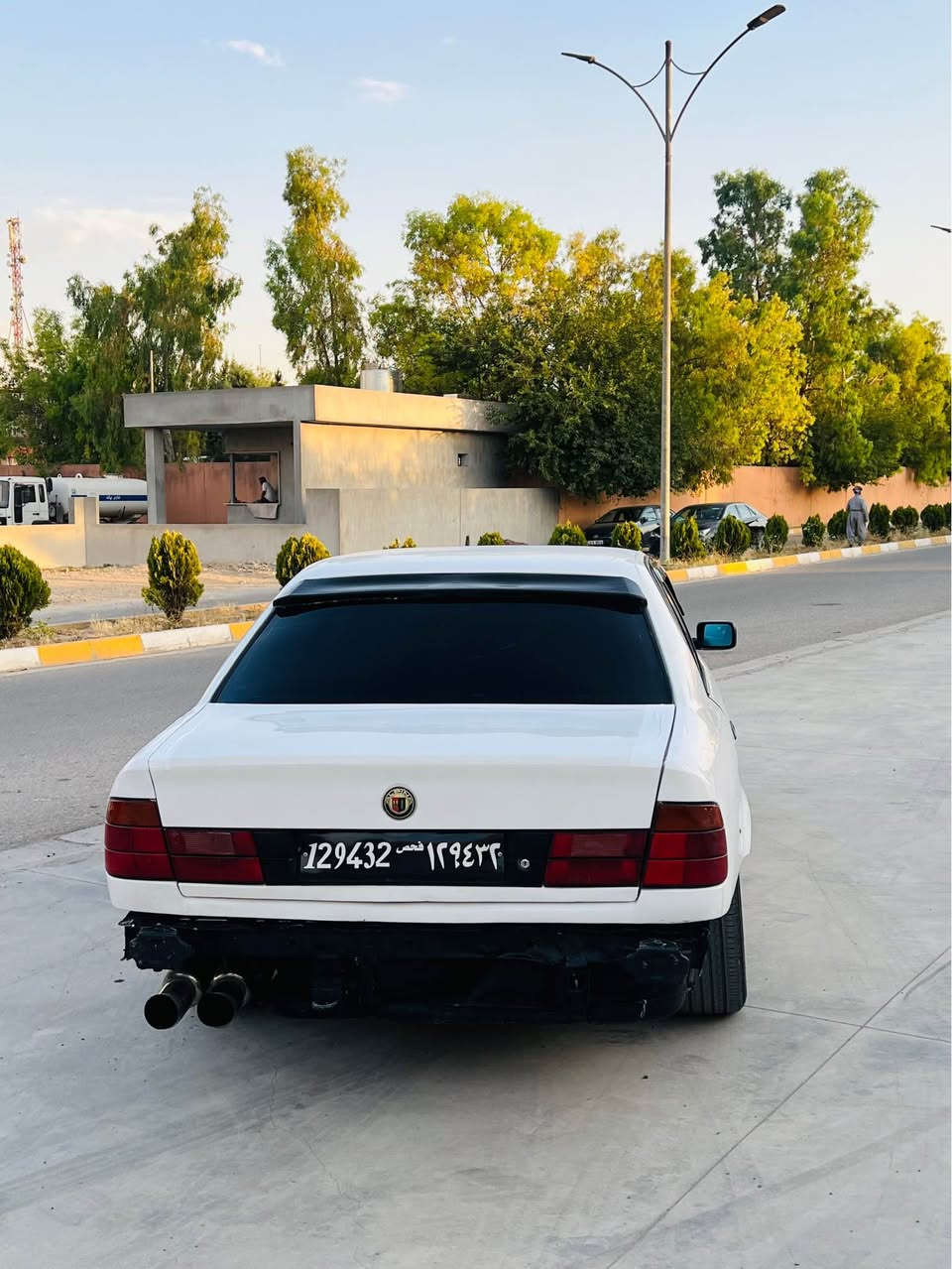 سه ره تا به ناوي خواي گه وره و ميهره بان bmw544بؤ فرؤشتن 
سعر 43گلا گير مه كينه ي  به شه رتي سه ت فيتره سه ياره كه 544واتا هه شت پستؤن چوار تايه و ويلي لؤكي له سه ره ته قه و ره قه ي تيا نيه هه ر چي گياني هه يه به شه رت چوار جام كاره بايه پيش پانه موديلي 1993يه سه نه ويكي له گه له سه ياره كه بيانو بره له قوه ت له جواني ئه دميني دلو گول ژماره وه تساب *********** شمشمل, السليمانية
