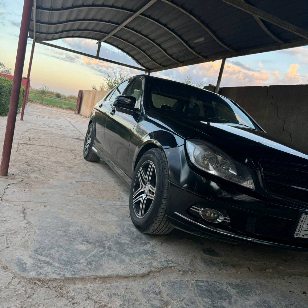 السلام عليكم
-مرسيدس C300 

-موديل 2008

-محرك V6 3600cc 

-رقم بغداد 

-وارد أمريكي مصبوغه عام جماليه 

السياره جاهزه من كلشي كفاله محرك وكير وحداديه 

بيها ضربة بالجاملغ عكس السايق والبنيد مبدلات ومصبوغات 

السيارة امانة الله مصروف عليها هواي فلوس وإدامة أول بأول يعني تاخذها وانت المرتاح 

مطلوب بيها 117$ وترهم مراوس هم حسب القناعه

تواصل: ***********
