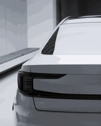 🇸🇪 عندما يلتقي الفن الاسكندنافي بمستقبل القيادة... 🇸🇪
✨ لأصحاب الذوق الرفيع: POLESTAR 2 (VOLVO) موديل 2023 
 شكل 2024

تجسد هذه السيارة أرقى ما قدمته الهندسة السويدية؛ فهي مبنية على خبرة فولفو (Volvo) في الأمان والمتانة، ومقدمة بلمسة Polestar العصرية التي تعكس البساطة والرقي الاسكندنافي.🇸🇪 

• فئة المدى الطويل  long range 
• بطارية 🔋 كبيرة 78 KW 
تدعم الشحن السريع و المنزلي
 مع الشاحنة الأصلية 
الشحنه الواحدة 550 كيلومتر 
الممشى 50k قابل للزيادة
🌑اطارات مقاس 19 جديد 
#السعر 18500 $$
رقم بغداد انگليزي بأسمي  شرط التحويل 
(بنيد صبغ فقط+جاملغ بارد)
***********
***********

رقم الشاصي  ( YSMEG3KA4PL156354 )

★ مواصفات كثيرة 
شرح جزء بسيط جداً 
دشبول خرائط 
رادارات 360°
كاميرات 360°
حساسات 360°
لايتات داينمك متحرك 
نظام ترفيهي كامل التطبيقات 

❄️🔥تبريد تدفئة كشنات قطعتين مناخي منفصل ثلج 

🌬️ 📐 التصميم والشكل العام
هيكل فاستباك (Fastback): تصميم يجمع بين أناقة سيارات السيدان والعملية العالية لسيارات الهاتشباك/الكروس أوفر، مما يعطيها وقفة رياضية ومرتفعة قليلاً.
خطوط التصميم: يتميز التصميم بالبساطة والنظافة (Minimalist) والخطوط المنحوتة التي تعكس لغة التصميم التقني للعلامة.
المصدر: تشترك في قاعدة البناء CMA (Compact Modular Architecture) مع طرازات فولفو مثل XC40.
💡 الإضاءة والتوقيع البصري
المصابيح الأمامية (LED Headlights): تتميز بتصميم "مطرقة ثور" الشهير والمستوحى من فولفو، وهي مصابيح LED نشطة (Active LED) مع إضاءة عالية نشطة وتعديل آلي للمستوى. 
الشريط الضوئي الخلفي: شريط ضوئي خلفي كريستالي يمتد بعرض السيارة بالكامل، ويتكون من 288 وحدة LED، مما يعطي توقيعاً ضوئياً فريداً ومميزاً.

II. 💎 الباقات والإضافات الفاخرة المتوفرة

1. 🛡️ حزمة Pilot Pack (تركيز على الأمان والقيادة الذكية)
• نظام Pilot Assist المتقدم: مساعدة في القيادة على الطرق السريعة (توجيه، تسارع، وفرملة).
• كاميرات ومستشعرات 360 درجة: لسهولة الركن والمناورة.
• نظام تنبيه النقطة العمياء (BLIS): مع نظام مساعدة التوجيه.
• نظام تنبيه حركة المرور الخلفية (RCT): مع مساعدة الفرملة.
• مصابيح LED متكيفة Pixel: إضاءة ذكية وقوية دون إزعاج السيارات القادمة. 
متحرك مع عجلة القيادة 

🖥️ التقنيات والمقصورة الداخلية

 Polestar 2 (2023) - أول سيارة في العالم تعمل بنظام Google Automotive OS المتكامل. تكنولوجيا ذكية، قيادة أذكى.
نظام الترفيه: شاشة ترفيه مركزية تعمل باللمس مقاس حوالي 11.15 بوصة أو 11.2 بوصة.
نظام التشغيل: نظام معلومات وترفيه مدعوم من Google (أندرويد أصلي) مع خدمات جوجل المدمجة.
شاشة السائق: شاشة رقمية لعرض معلومات القيادة مقاس 12.3 بوصة.
الاتصال: دعم Apple CarPlay و Android Auto 
الميزات الداخلية:
شاحن لاسلكي للهاتف 
مقاعد مريحة وعالية الجودة.

🟢🔴⚫الإطارات الذكية والمستشعرات المدمجة
تهدف هذه التقنيات إلى تزويد السائق والسيارة ببيانات دقيقة وفورية عن حالة الإطارات، وتُعد ضرورية للقيادة الذاتية.
• نظام TPMS المتقدم: أجهزة استشعار (Sensors) مدمجة في الإطار أو الصمام لتوفير بيانات دقيقة ومباشرة حول:
درجة الحرارة داخل الإطار.
•ضغط الهواء (مراقبة الضغط الأساسية).
• مستوى تآكل المداس (المستقبل).
• الإطارات الذكية المتصلة (Smart Tires):
تتضمن مستشعرات متقدمة تتواصل مع كمبيوتر السيارة لتوفير صيانة تنبؤية (Predictive Maintenance).
يمكنها تحليل ظروف الطريق (جاف، رطب، ثلج) وتكييف خصائصها أو نقل البيانات إلى أنظمة التحكم في السيارة لتحسين الأداء (مثل فرامل ABS والتحكم الديناميكي).
الإطارات المتغيرة/المتكيفة: مثل مفهوم Hankook Hexonic التي تحلل الطريق باستمرار وتتكيف أخاديد مداسها وفقاً لظروف القيادة.

.
