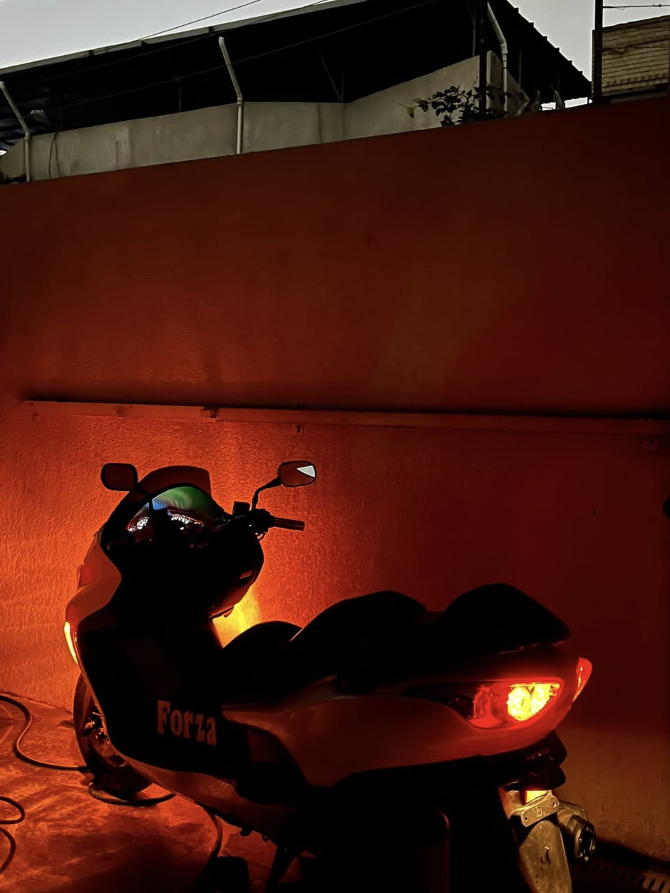 السلام عليكم فورزه 08فول كرستال كفالة عامة الدراجة ما بيهة اي نقص بس صبغ كفرات جمالية السعر 1250بيها مجال قليل 
***********
