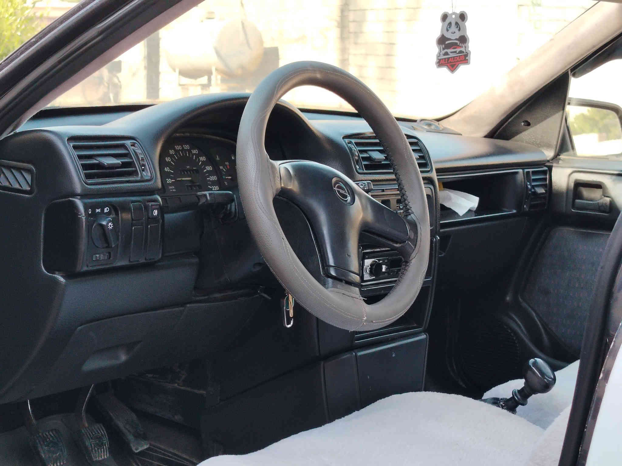 السلام عليكم للبيع اوبل فگتره حجم 20 موديل 93 سنويه لحد 2027 دفتر بانزين موجود كير محرك صدر امامي خلفي جديد تايرات اربعه جديد كهربائيات كلها شغاله تدفئه شغاله السياره جاهزه من كلشي ترهم مراوس حسب القناعه مكاني قضاء الحويجه السعر 35 وبيه مجال  رقم الهاتف ***********
